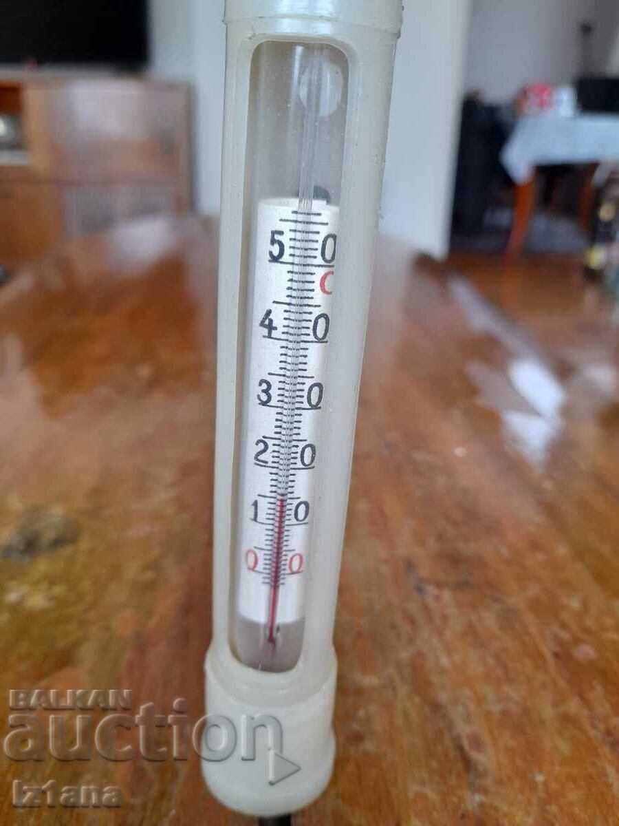 Old souvenir thermometer with price 18.00 BGN | € 9.20 Old souvenir thermometer with price 18.00 BGN | € 9.20