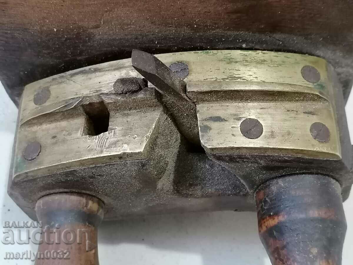 Antique carpentry planer cooper's tool primitive - 7 Antique carpentry planer cooper's tool primitive - 7