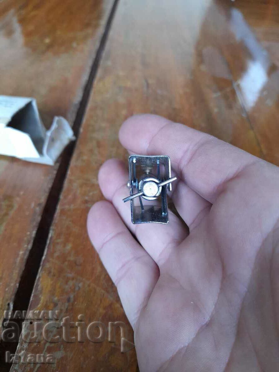 Delivery of CHING ARNG old nose clipper Delivery of CHING ARNG old nose clipper