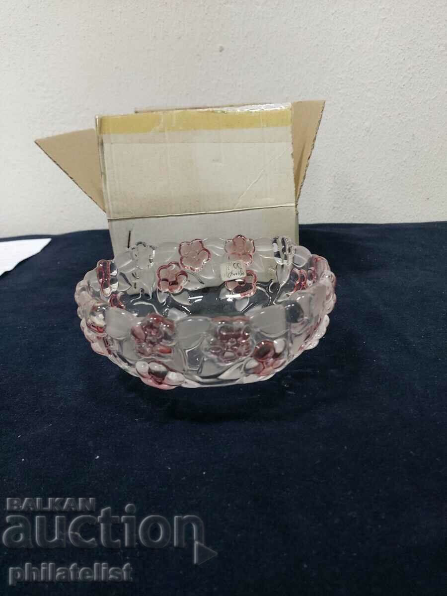 Bol cu nuci - Sticla Walther cu preț 12.00 BGN | € 6.14 Bol cu nuci - Sticla Walther cu preț 12.00 BGN | € 6.14