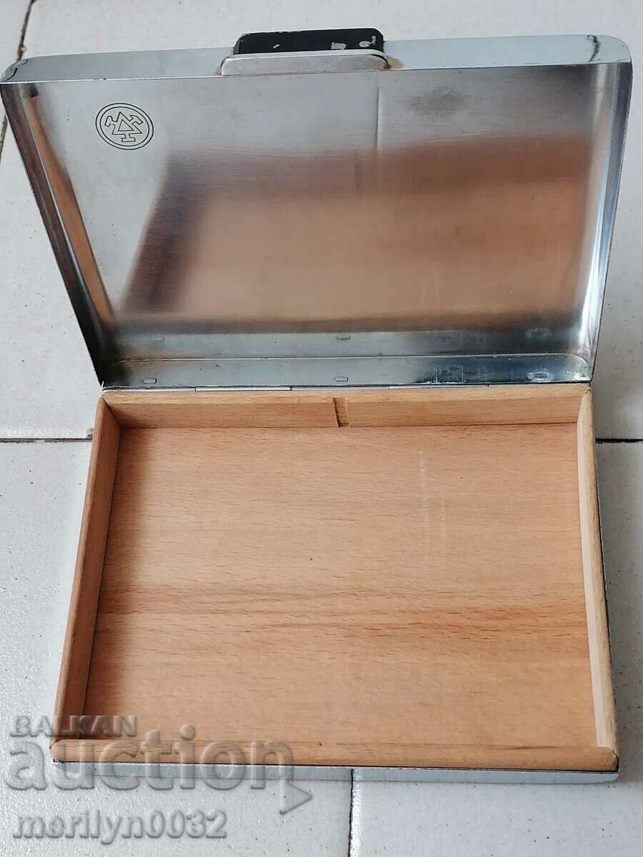 Table snuff box with price 47.00 BGN | € 24.03 Table snuff box with price 47.00 BGN | € 24.03