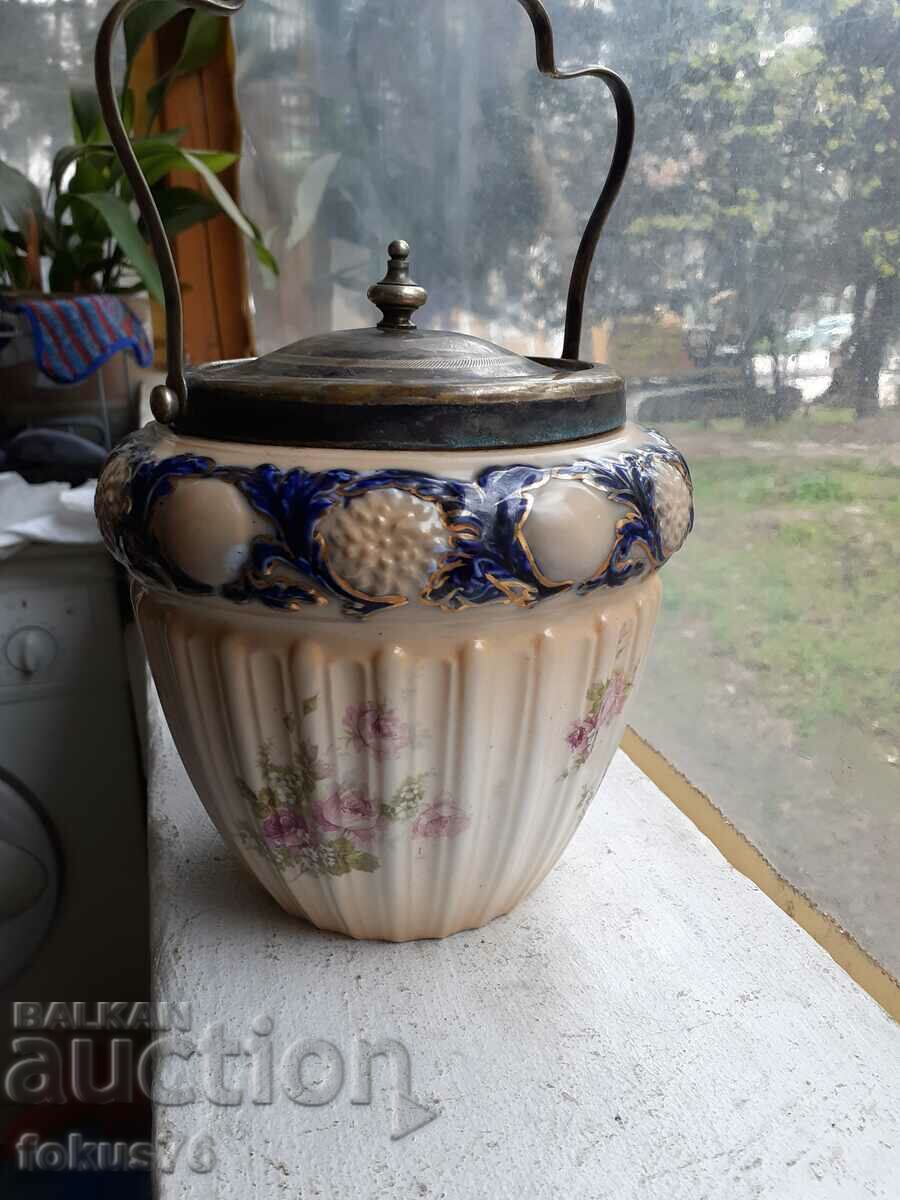 George Jones&Sons Old English Porcelain Biscuit Jar with price 650.00 BGN | € 332.34 George Jones&Sons Old English Porcelain Biscuit Jar with price 650.00 BGN | € 332.34