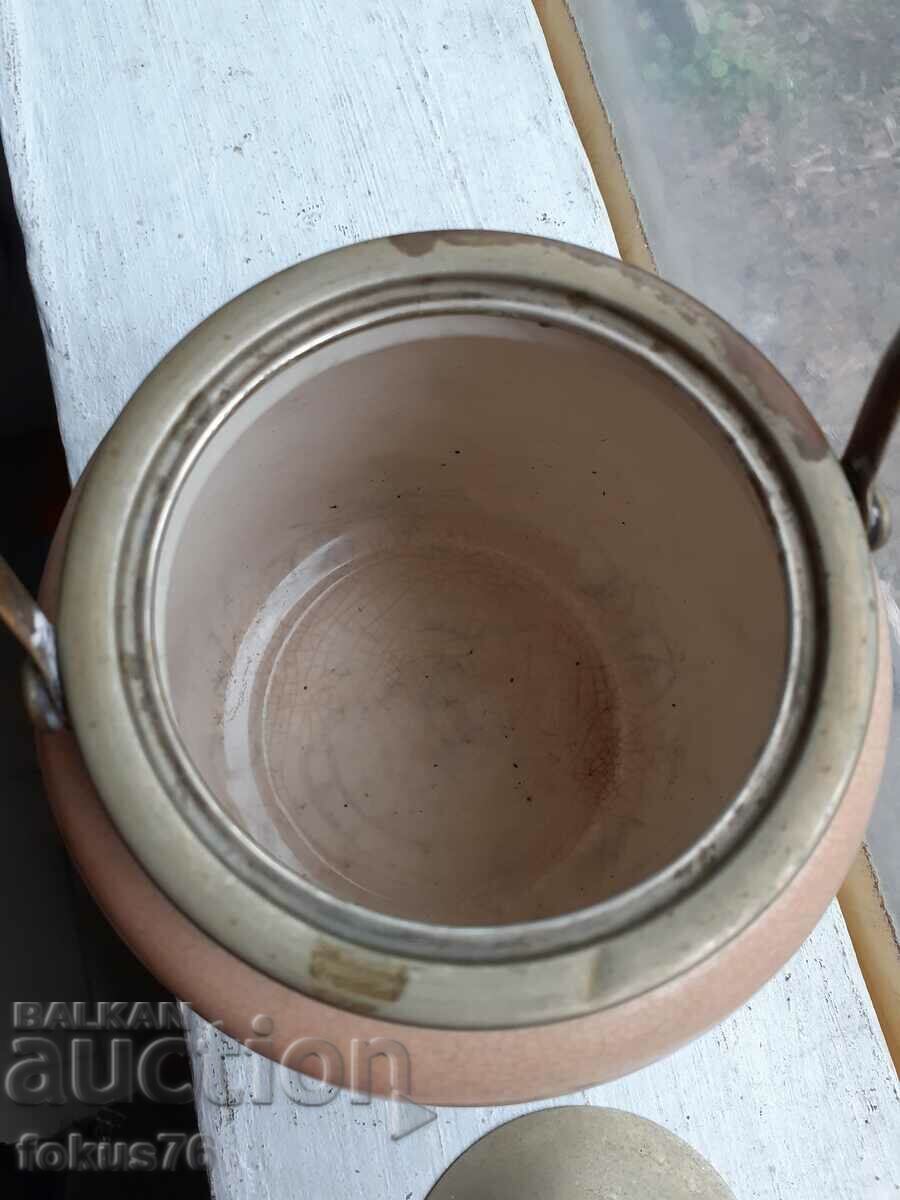 Delivery of A very old English porcelain biscuit jar Delivery of A very old English porcelain biscuit jar