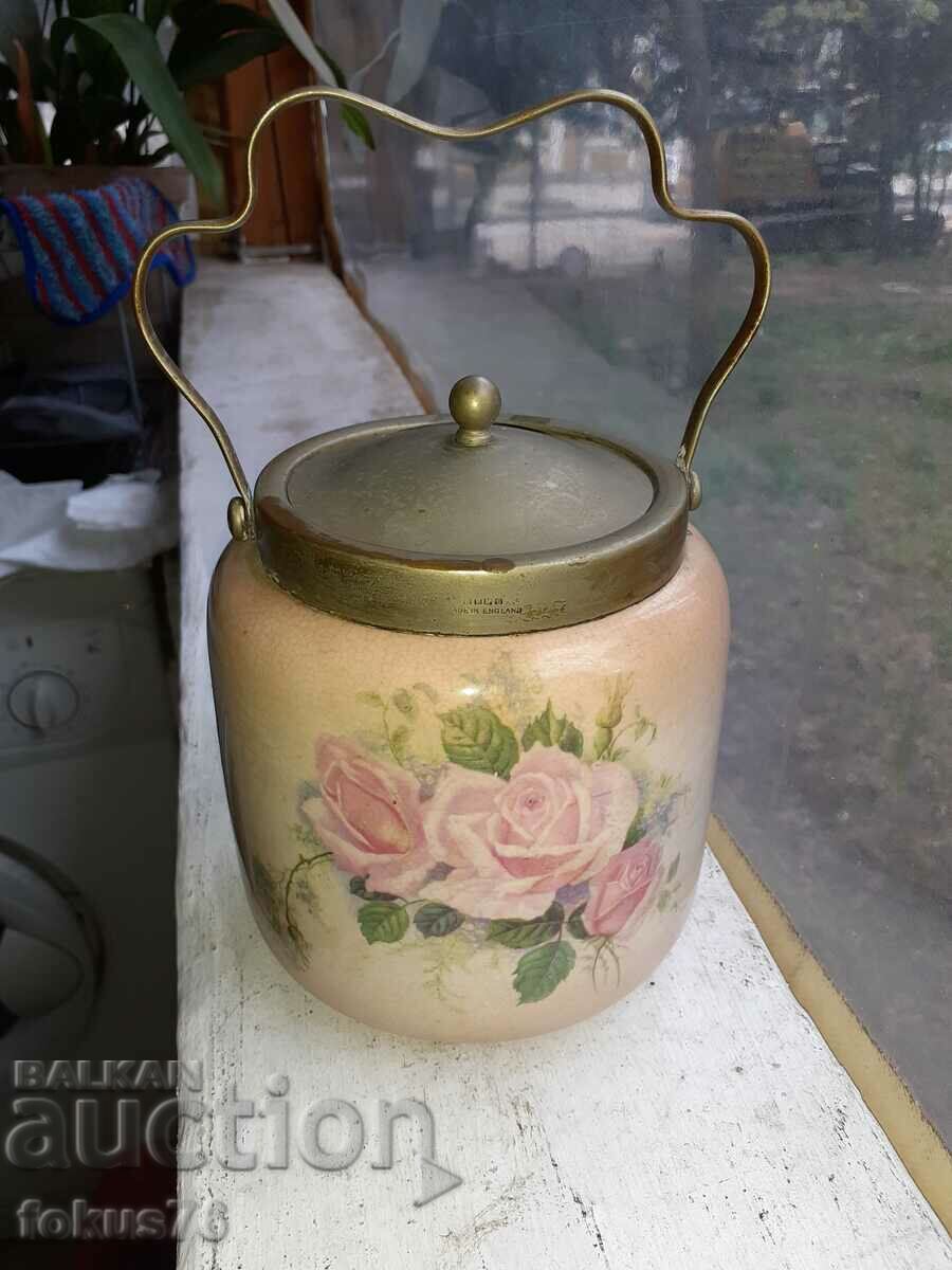 A very old English porcelain biscuit jar - 6 A very old English porcelain biscuit jar - 6