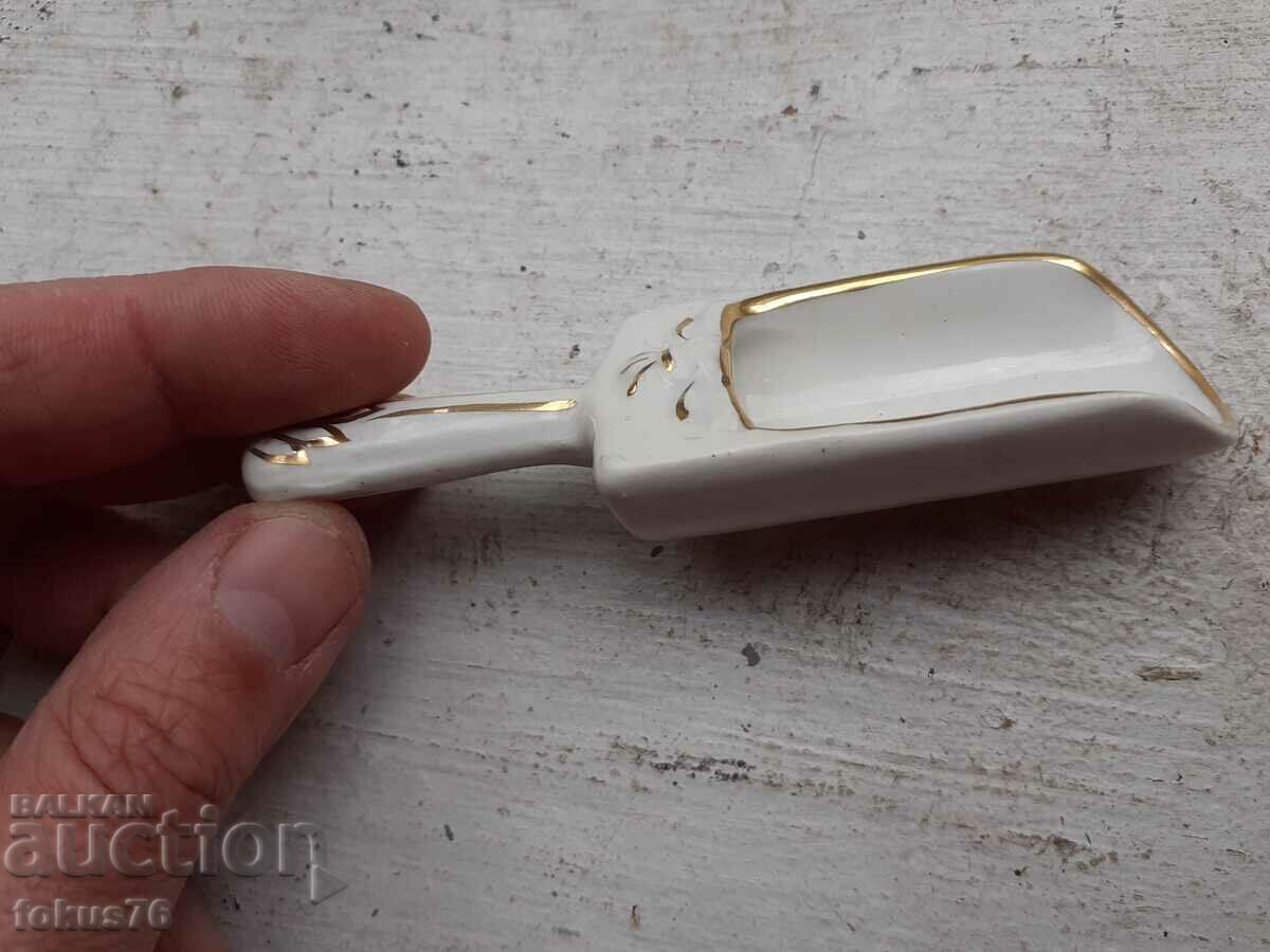 Capodimonte porcelain small sugar spoon with gilding with price 45.00 BGN | € 23.01 Capodimonte porcelain small sugar spoon with gilding with price 45.00 BGN | € 23.01