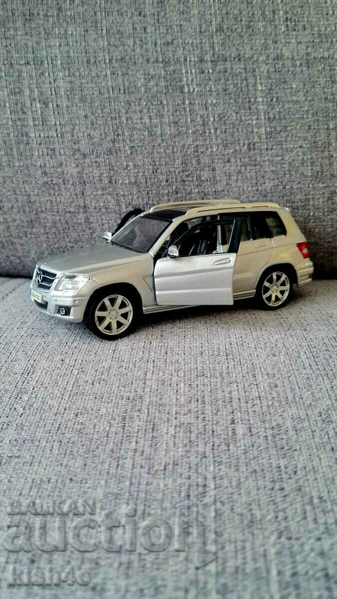 Mercedes-Benz GLK - Class Burago pram with price 20.00 BGN | € 10.23 Mercedes-Benz GLK - Class Burago pram with price 20.00 BGN | € 10.23