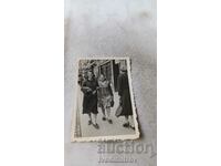 Снимка София Жена и младо момиче на разходка 1941