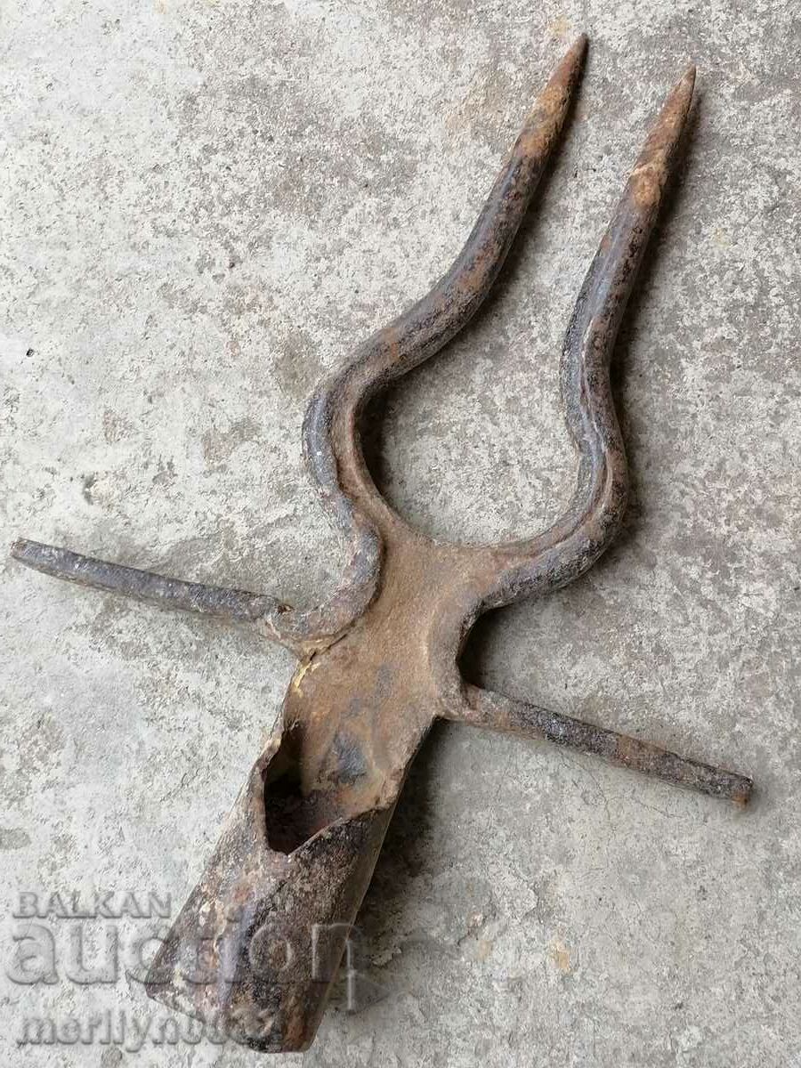 Delivery of Old twin forged, villa, wrought iron Delivery of Old twin forged, villa, wrought iron