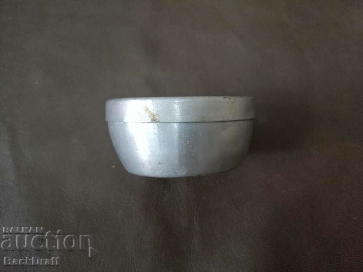 Delivery of RARE OLD ROYAL ALUMINUM BOX TOURISM TITANIA Delivery of RARE OLD ROYAL ALUMINUM BOX TOURISM TITANIA