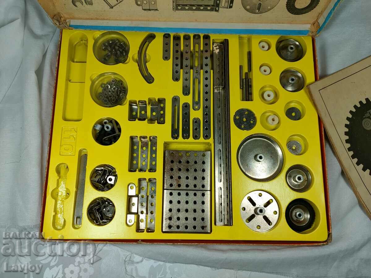 Delivery of Retro Metal Constructor 110