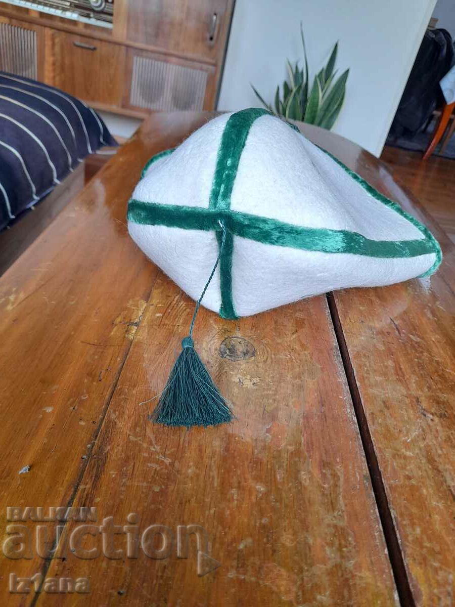 Delivery of Old ethnic hat Delivery of Old ethnic hat