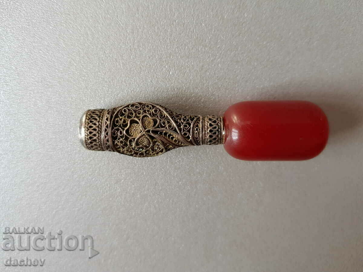 Renaissance cigarette silver filigree and red amber Damar with price 130.00 BGN | € 66.47