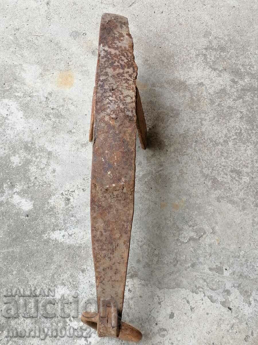 Old brake for wagon wagon wrought iron primitive with price 39.00 BGN | € 19.94 Old brake for wagon wagon wrought iron primitive with price 39.00 BGN | € 19.94