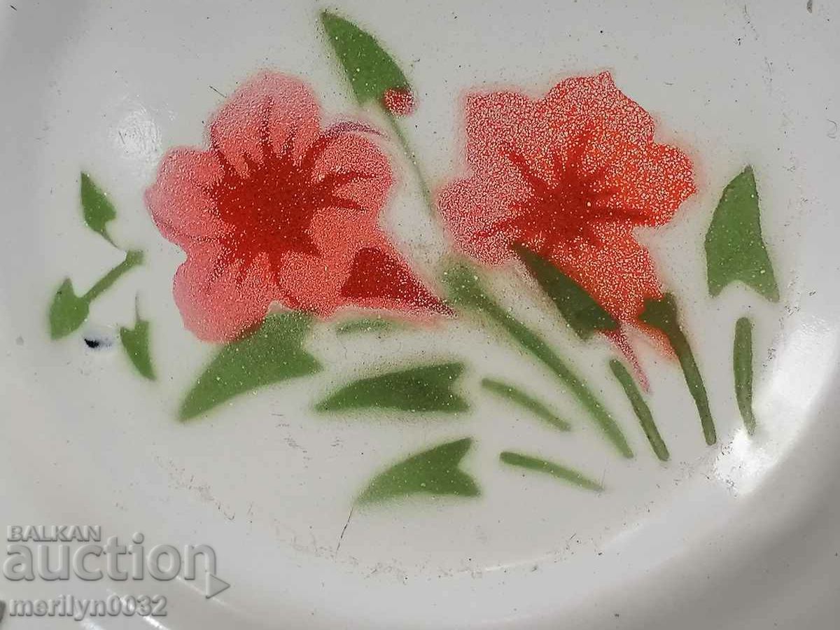 Old pan with enamel, fruit, enameled container with price 43.00 BGN | € 21.99