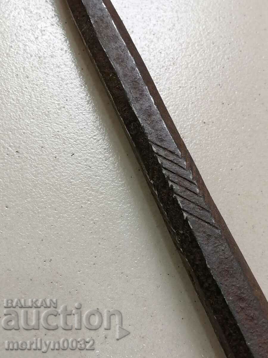 Delivery of An old bitch, a screwdriver, a wrought iron Delivery of An old bitch, a screwdriver, a wrought iron