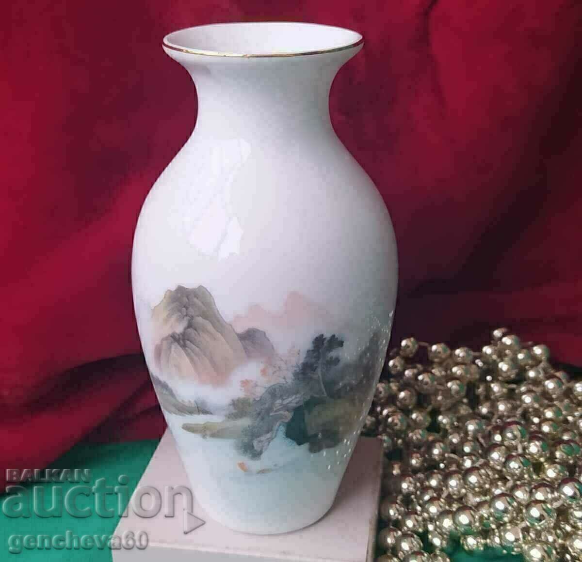 Chinese vase Mandarin made of fine bone china with price 15.00 BGN | € 7.67 Chinese vase Mandarin made of fine bone china with price 15.00 BGN | € 7.67