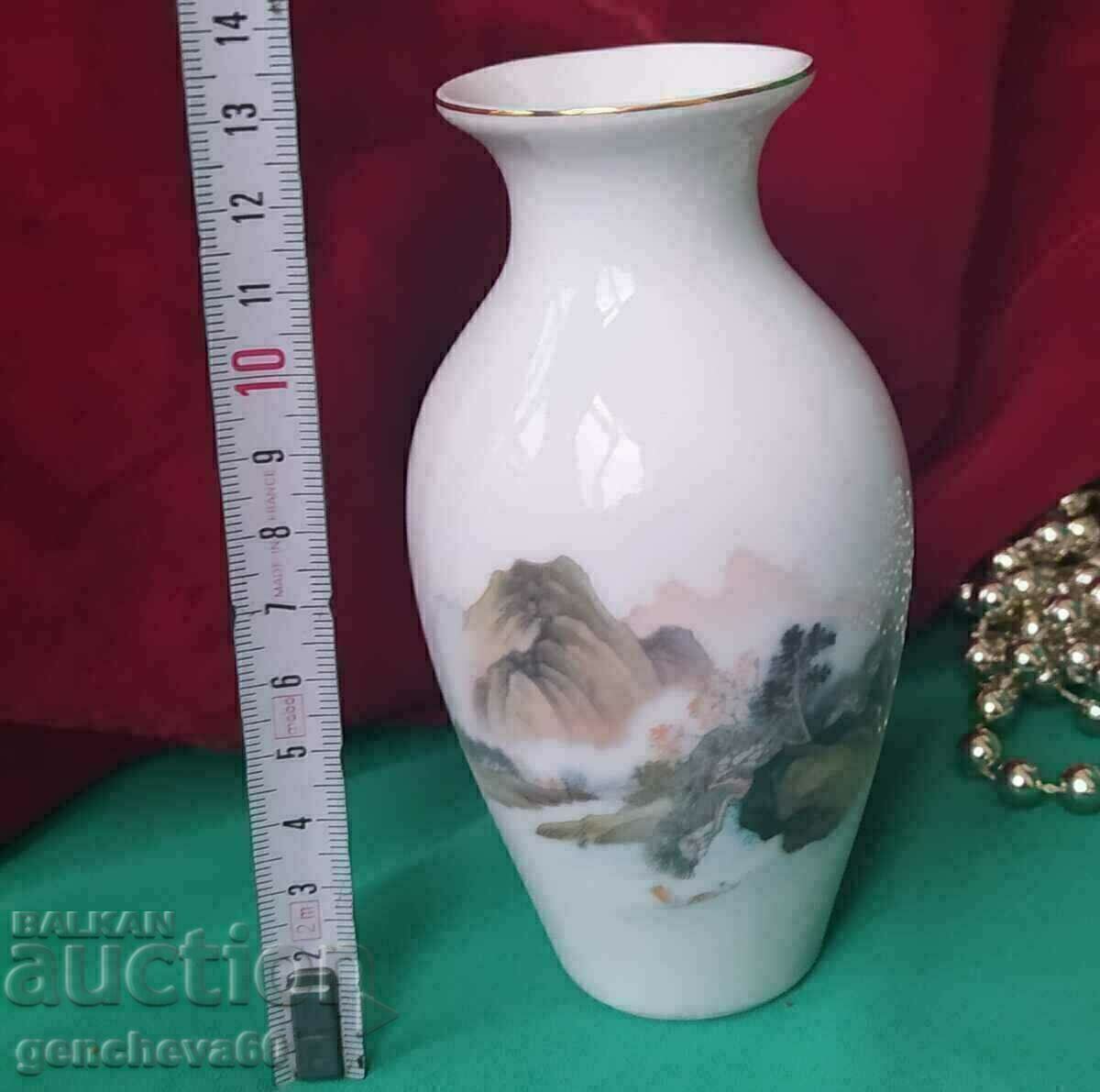 Chinese vase Mandarin made of fine bone china Chinese vase Mandarin made of fine bone china