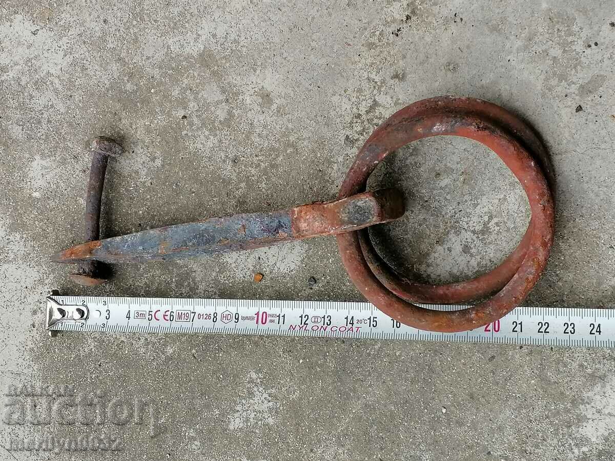 Auction  Metal rings, wrought iron for a wagon