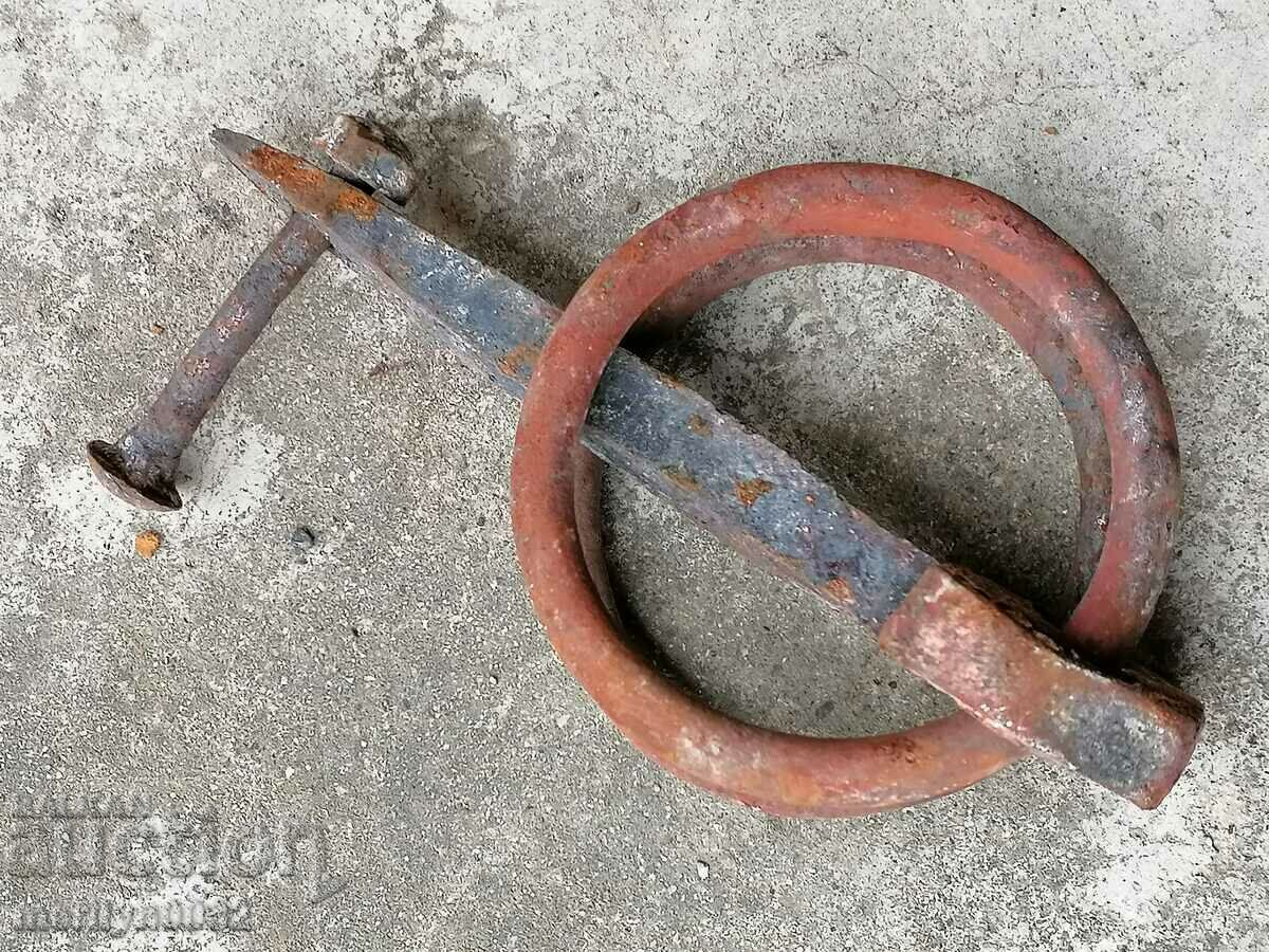 Delivery of Metal rings, wrought iron for a wagon