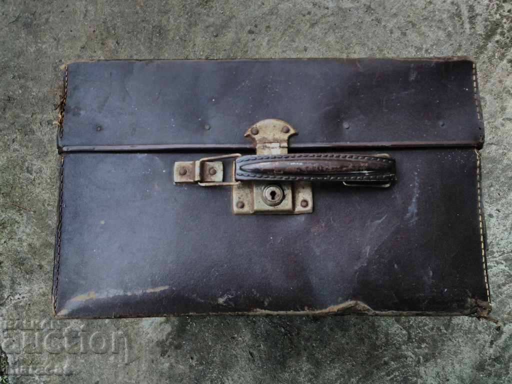 Old original pressed cardboard box with price 15.00 BGN | € 7.67 Old original pressed cardboard box with price 15.00 BGN | € 7.67