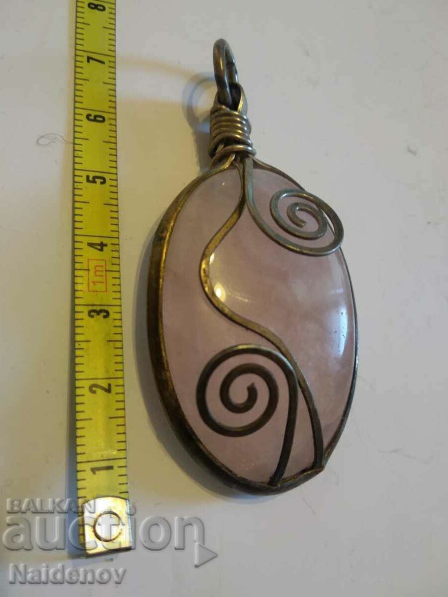 Полускъпоценен камък Розов кварц Полускъпоценен камък Розов кварц