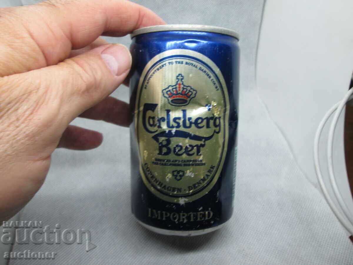 Auction  VERY OLD EARLY MODEL CARLSBERG BEER CAN COMPLETE