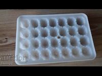 Form for 28 pcs. ice cubes