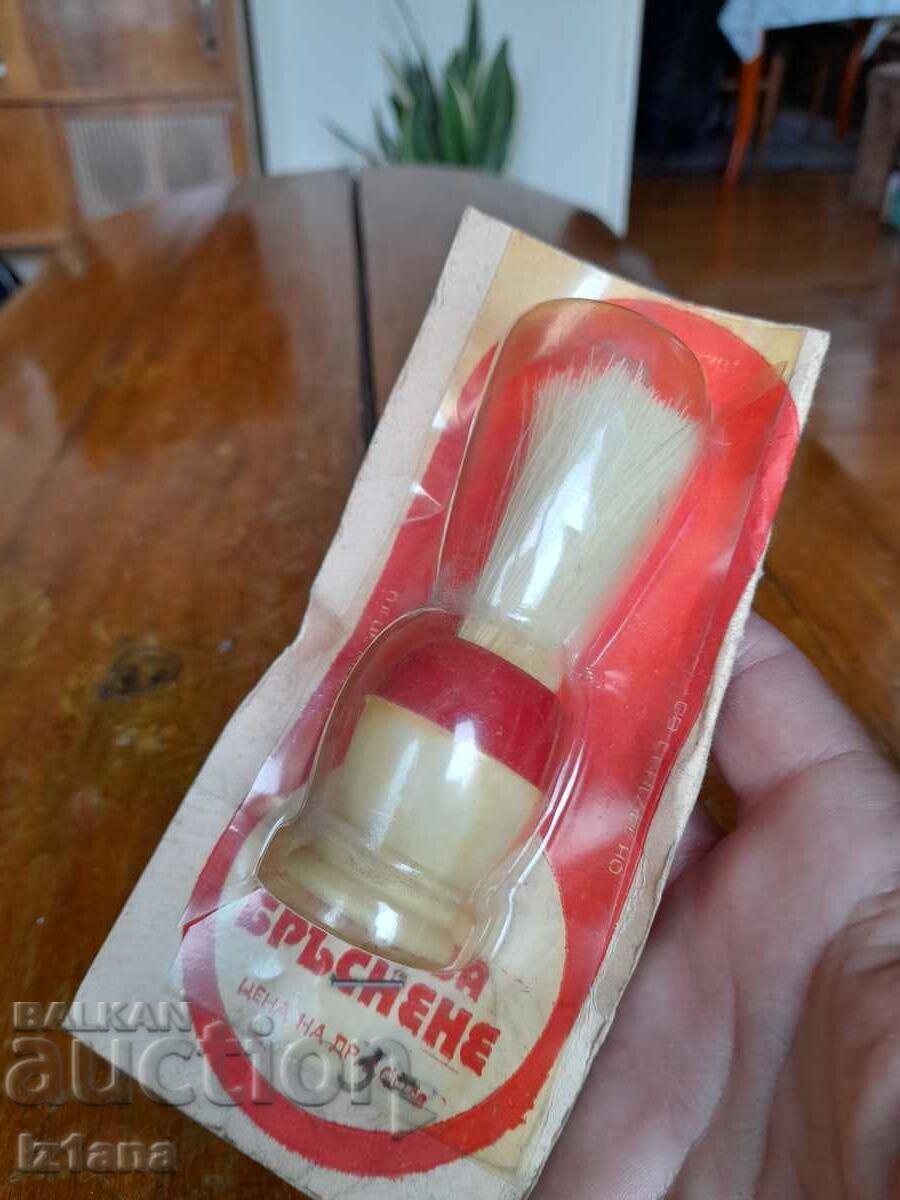 An old shaving brush with price 25.00 BGN | € 12.78 An old shaving brush with price 25.00 BGN | € 12.78