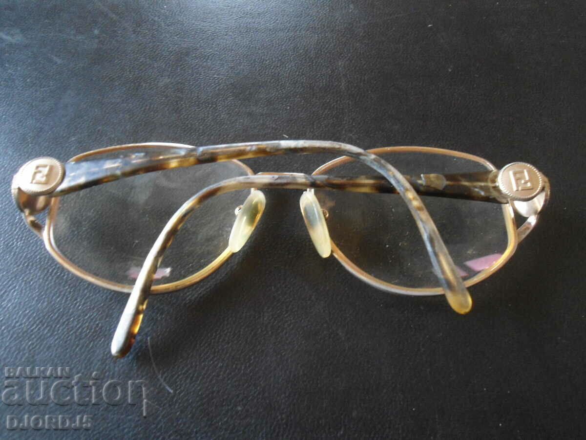 Old glasses with price 12.00 BGN | € 6.14 Old glasses with price 12.00 BGN | € 6.14