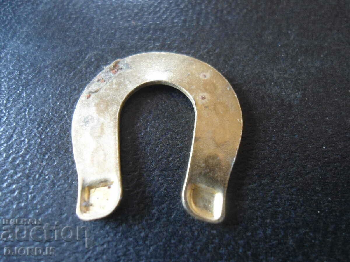 Delivery of An old little horseshoe Delivery of An old little horseshoe
