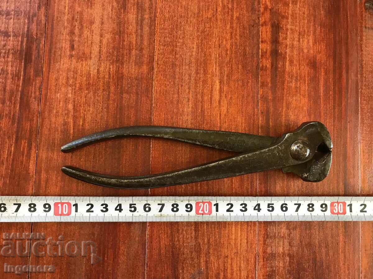 Delivery of TILE PLIERS FORGED TOOL FROM SOCA