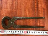 TILE PLIERS FORGED TOOL-MARKED