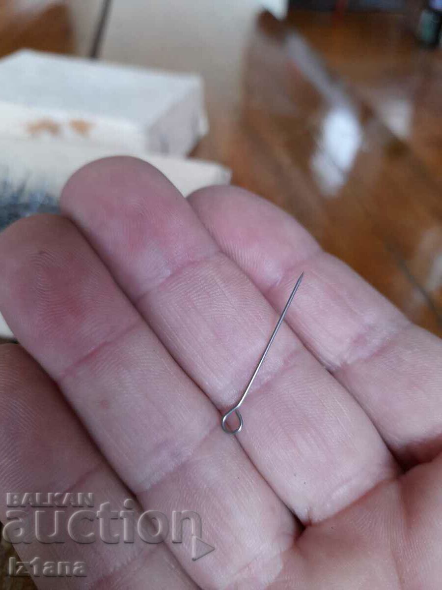 Delivery of Old safety pins, Pins Delivery of Old safety pins, Pins