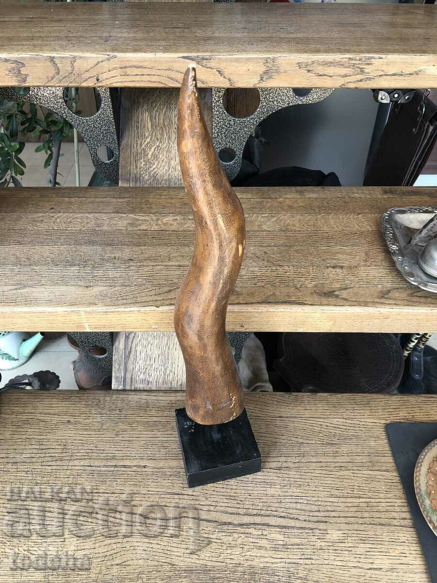 Auction  WOODEN HORN