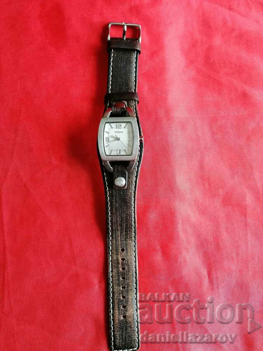 Γυναικείο ρολόι FOSSIL με τιμή € 38.00 | 74.32 BGN