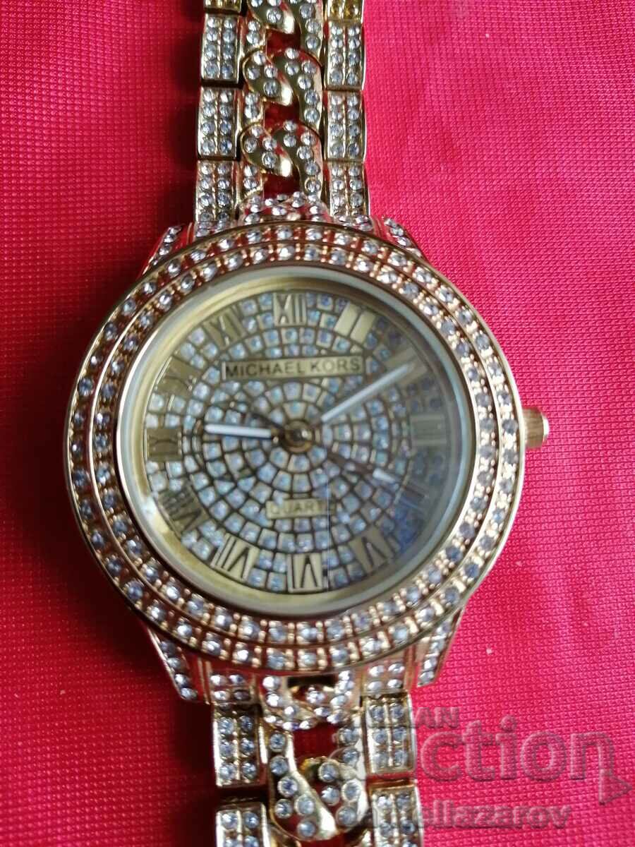 Γυναικείο ρολόι Michael KORS με τιμή 150.00 BGN | € 76.69 Γυναικείο ρολόι Michael KORS με τιμή 150.00 BGN | € 76.69