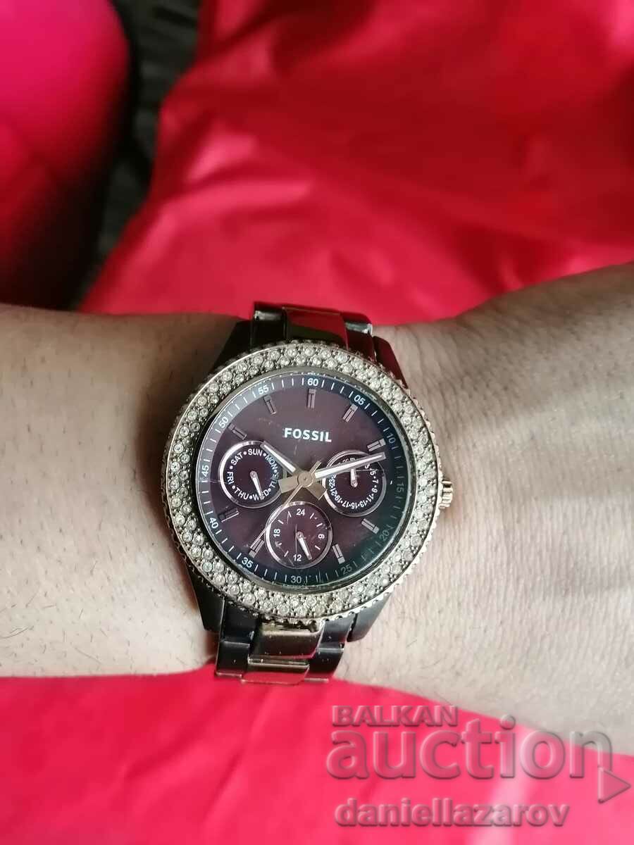 Large FOSSIL Women's Watch - 5