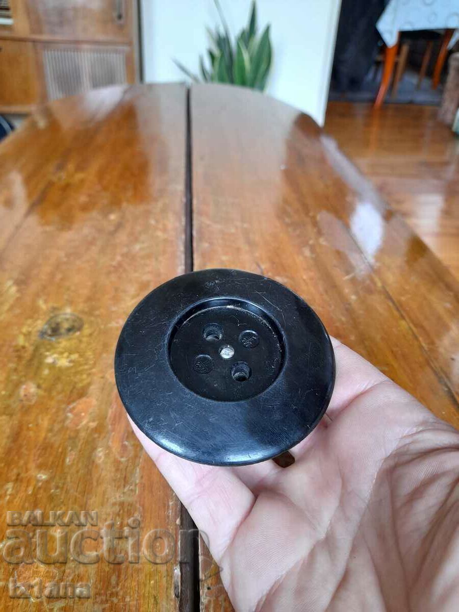 Old electrical outlet with price 12.00 BGN | € 6.14 Old electrical outlet with price 12.00 BGN | € 6.14