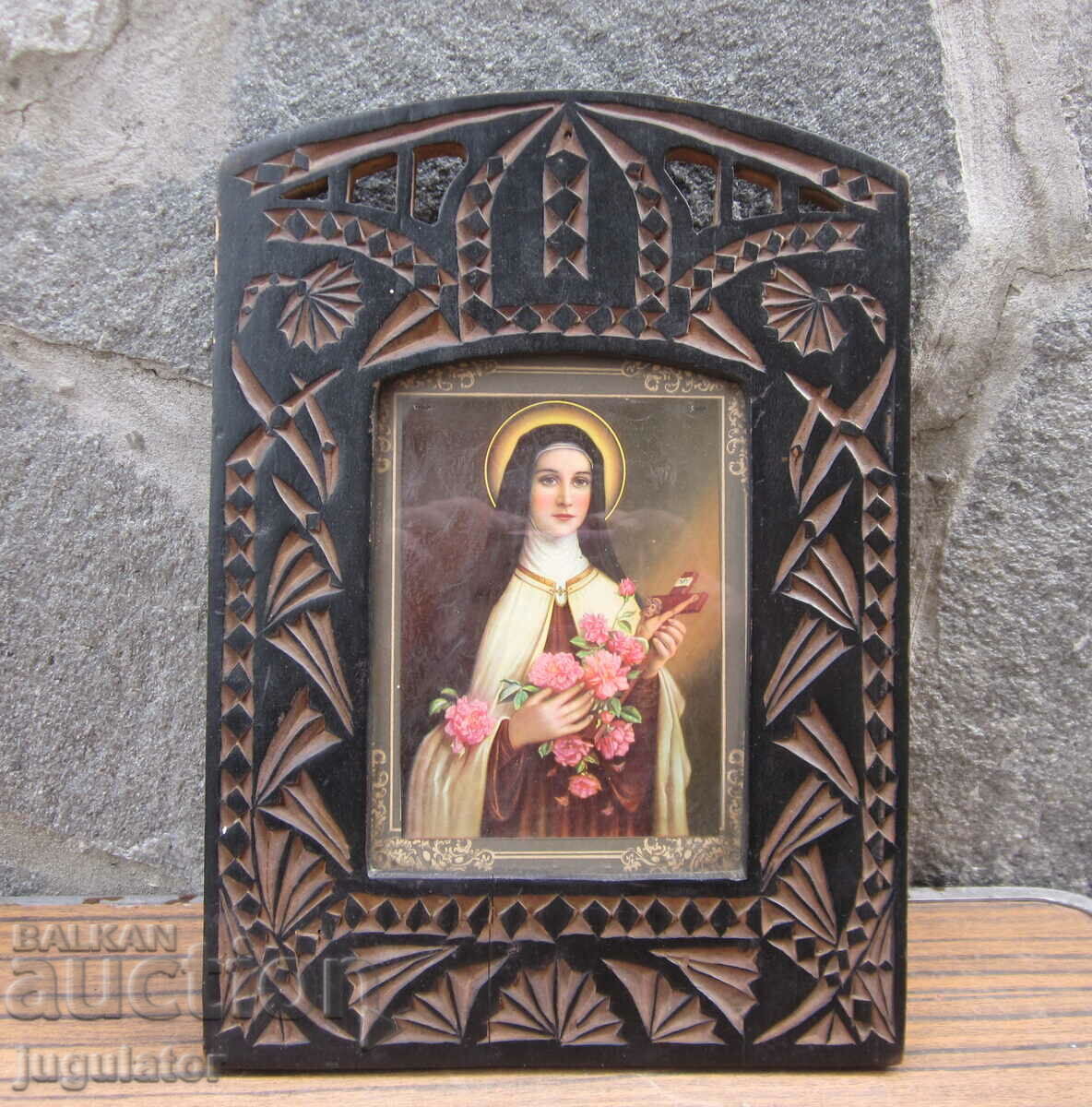 Icoana domestică a Regatului Bulgariei a Fecioarei Maria într-un cadru sculptat în lemn