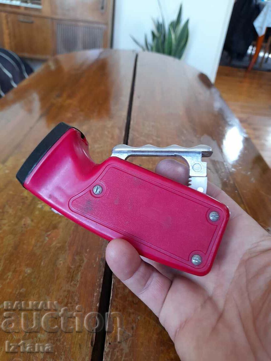 Delivery of Old dynamo flashlight Delivery of Old dynamo flashlight