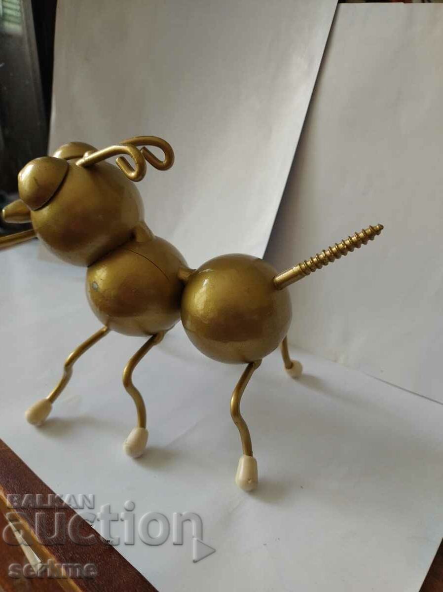 Δημοπρασία Ενα μυρμήγκι Δημοπρασία Ενα μυρμήγκι