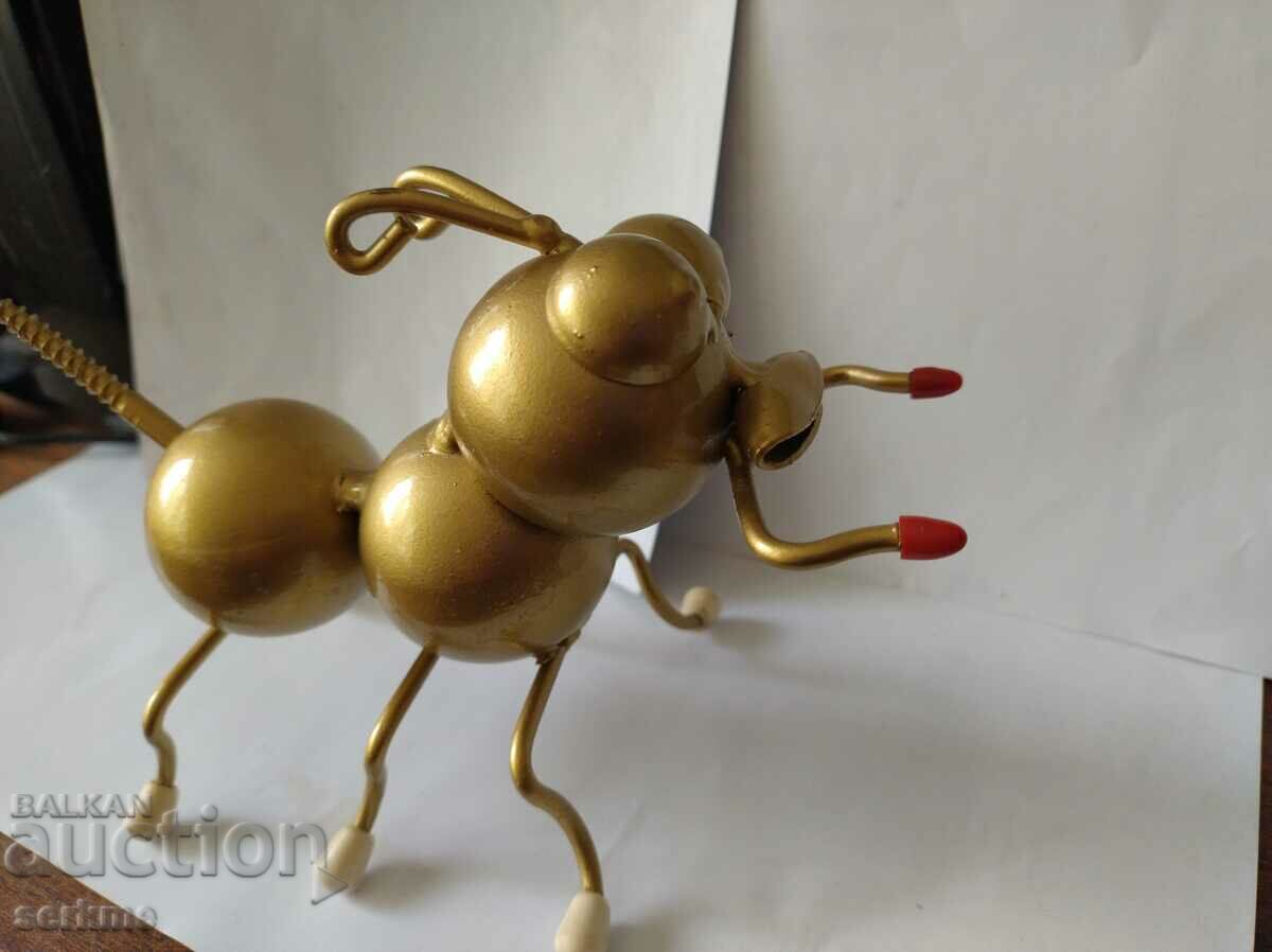 Ενα μυρμήγκι - 6 Ενα μυρμήγκι - 6