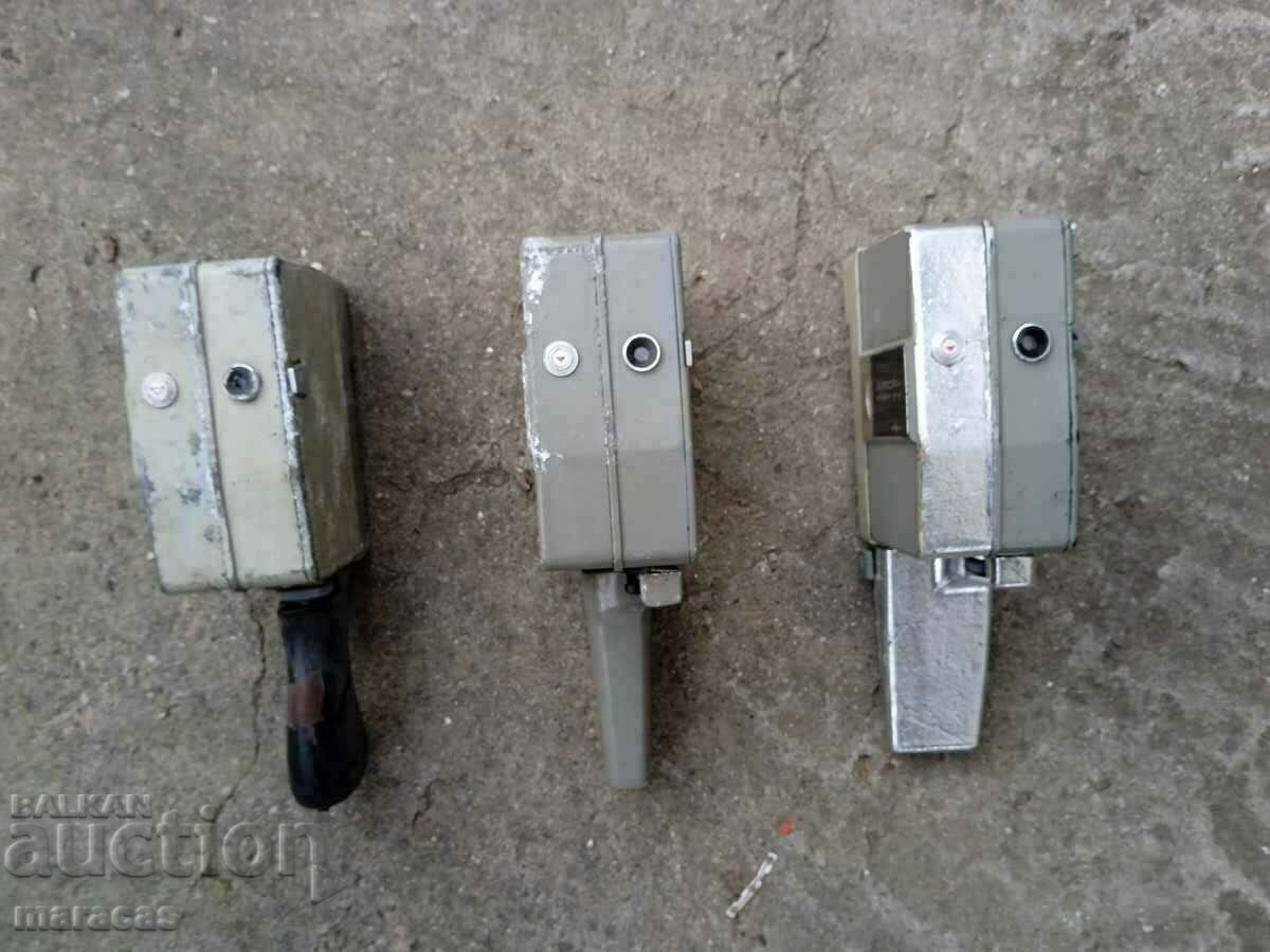 Auction  Old manual movie cameras