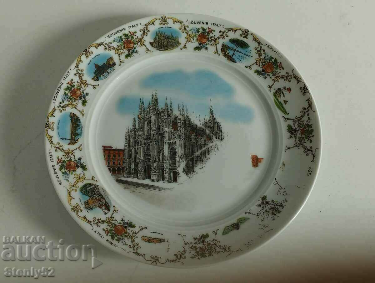 Decorative porcelain plate for wall hanging - Italy.