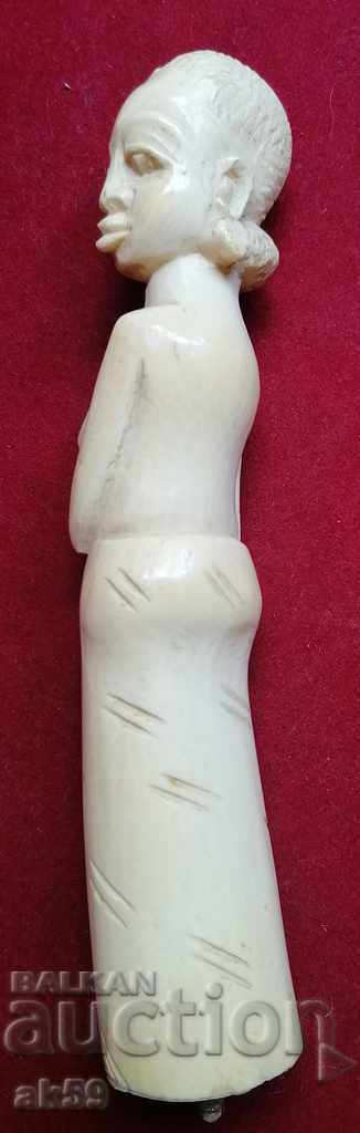 Доставка на "Африканка" еротика малка пластика - слонова кост. Доставка на "Африканка" еротика малка пластика - слонова кост.