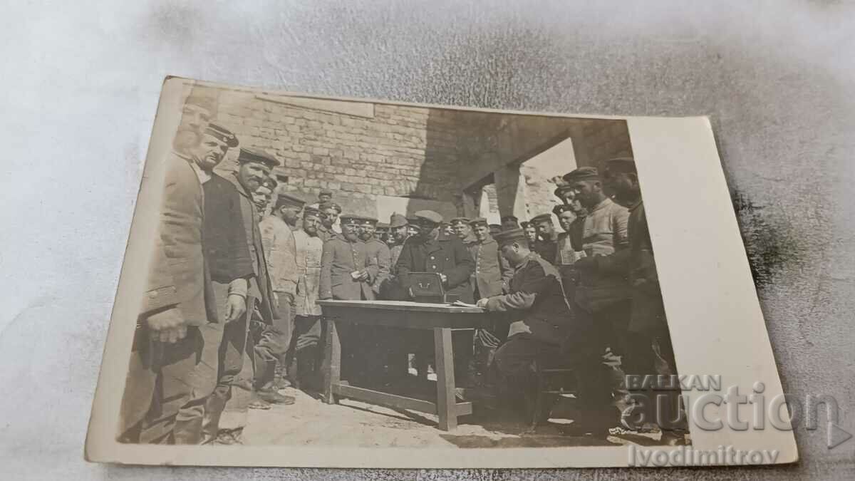 Снимка Австрийски офицери и войници 1915 ПСВ
