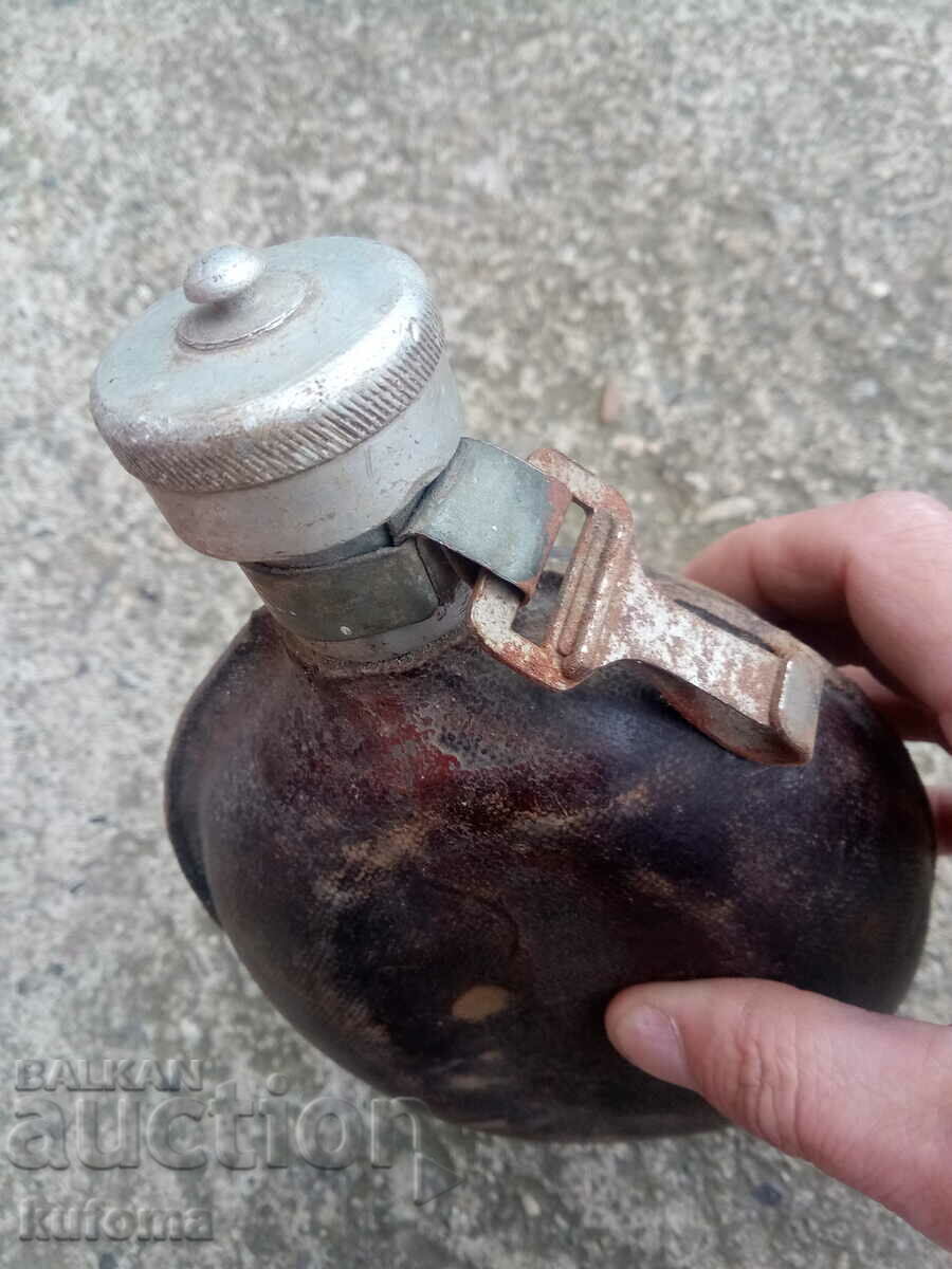 Auction An old military flask Auction An old military flask