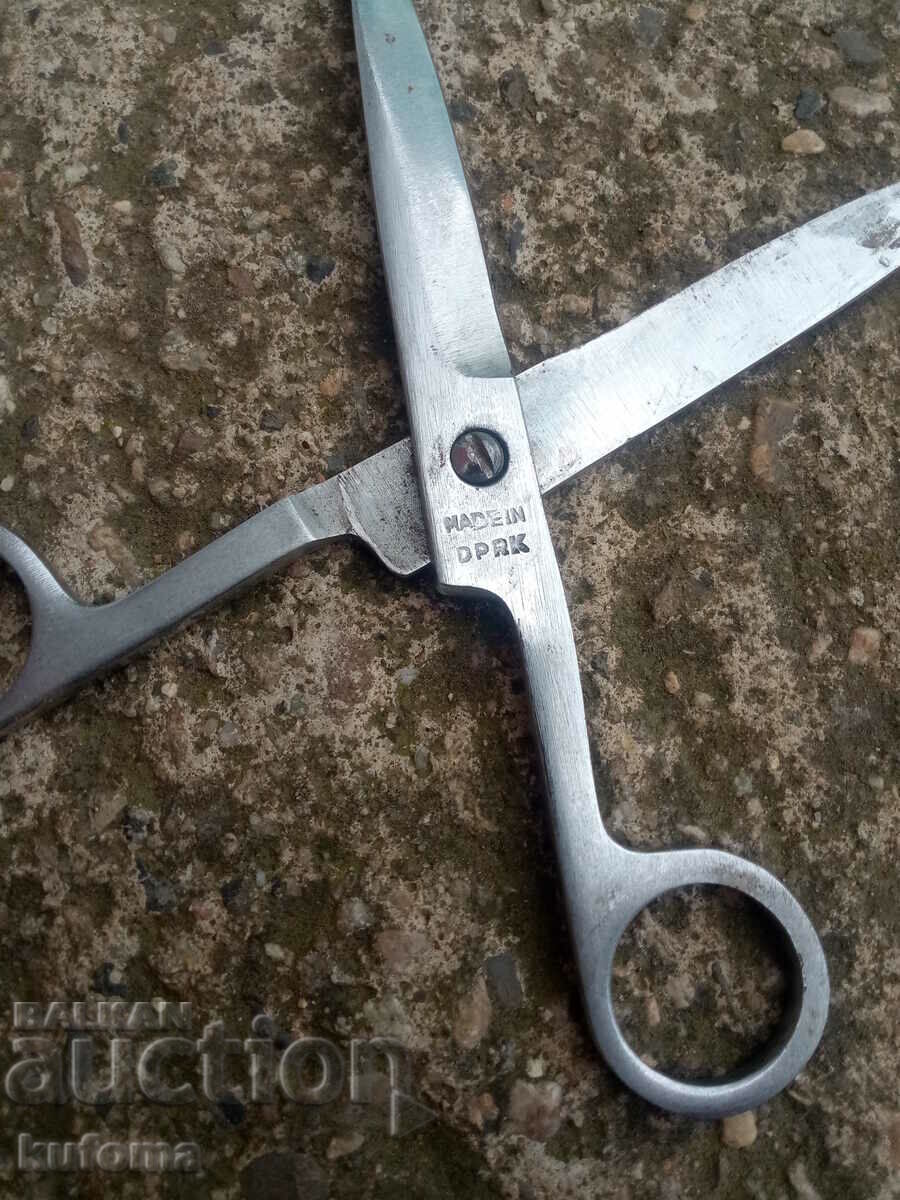 Auction  Old tailor's scissors