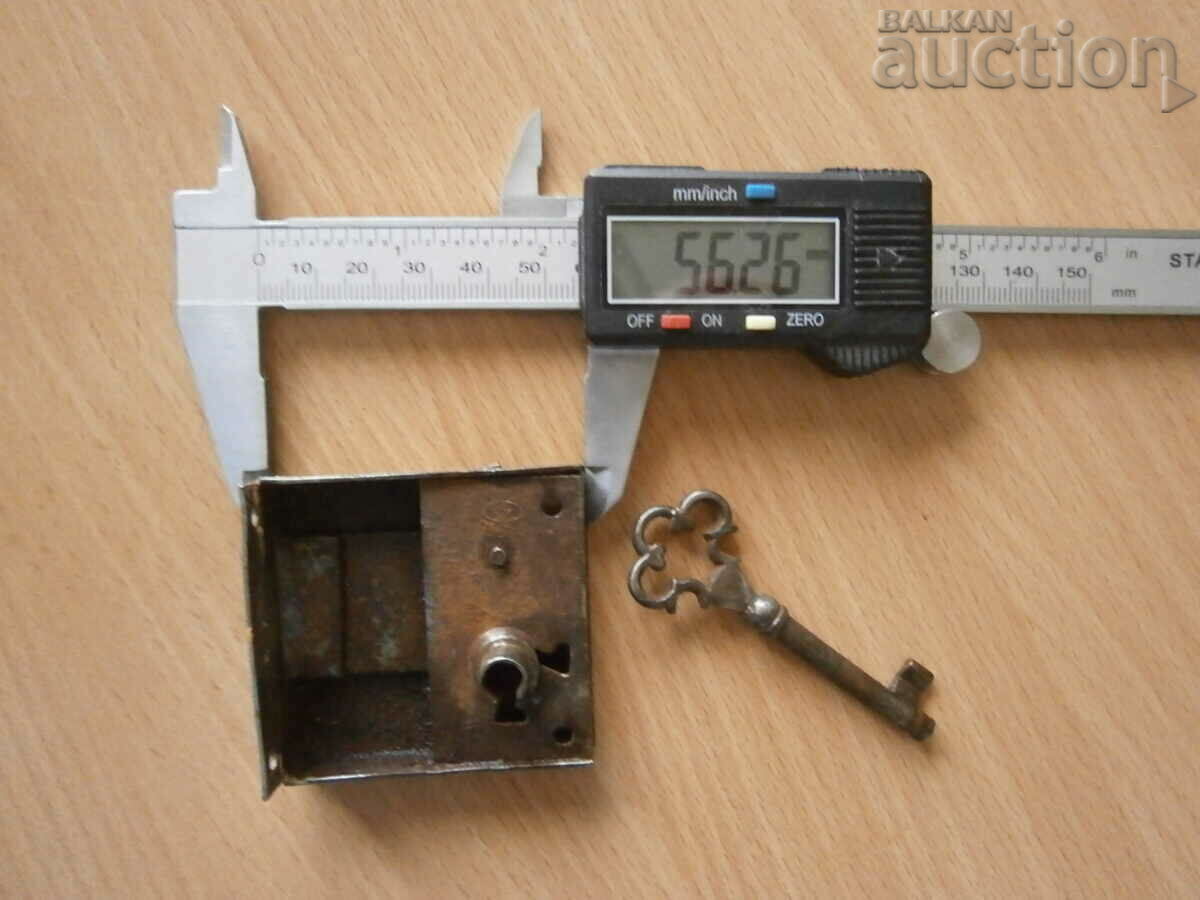 antique latch lock for dresser wardrobe desk with price 21.00 BGN | € 10.74 antique latch lock for dresser wardrobe desk with price 21.00 BGN | € 10.74