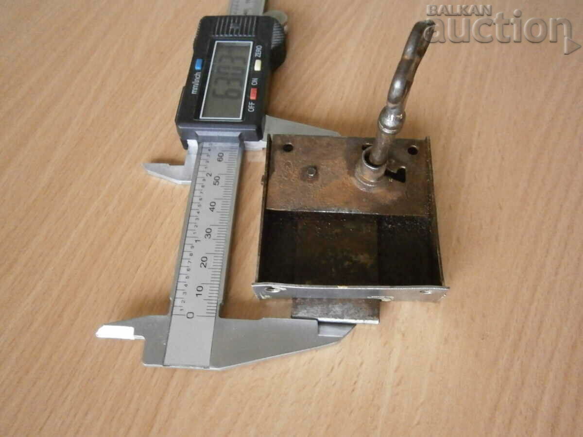 Delivery of antique latch lock for dresser wardrobe desk Delivery of antique latch lock for dresser wardrobe desk